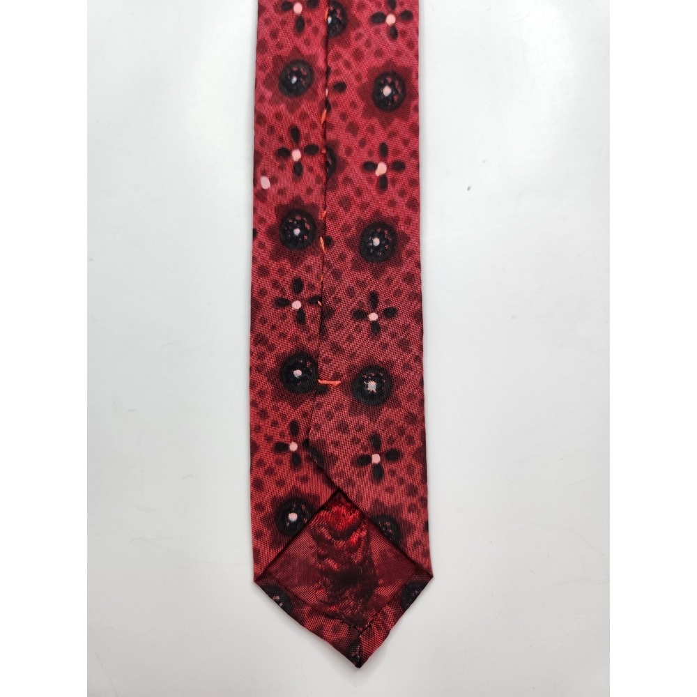Jim Thompson Dot Design Silk Tie Red Made in Thailand 54"‎ X 4.5 " - Picture 7 of 7